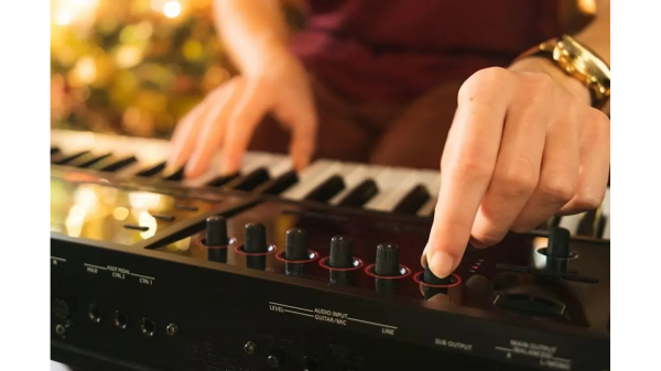 Synthesizer Models & Software Options For Electronic Music: 2026 Guide Released